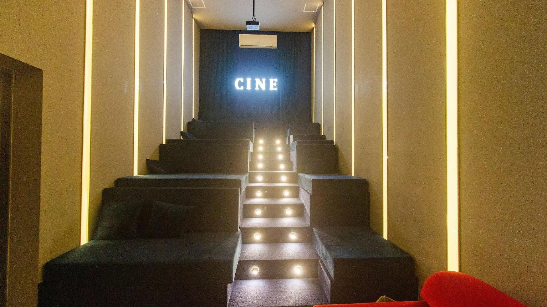 Studios Maravilhosos Com Cinema Privativo Ao Lado Do Metro Mackenzie Sao Paulo Brazil